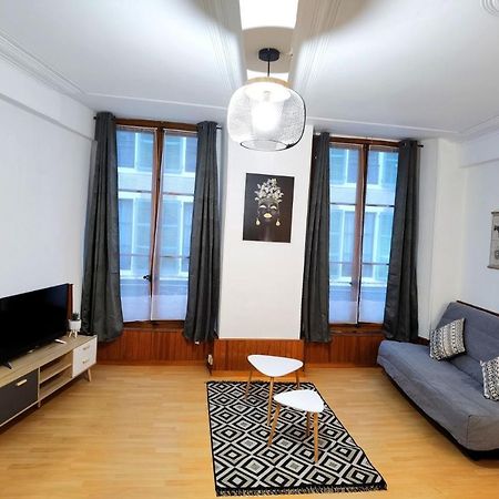 Charmant T2 Meuble Quartier Chateau De 波城 外观 照片