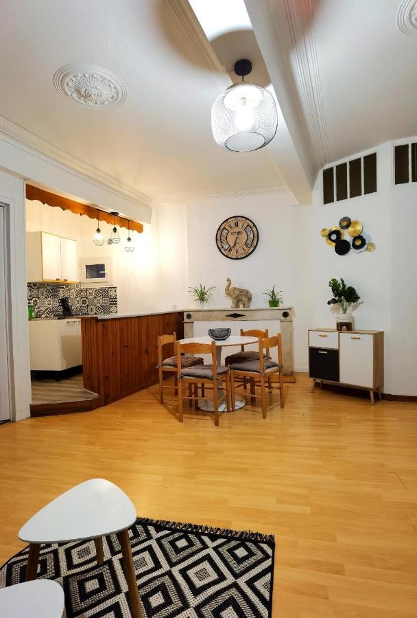 Charmant T2 Meuble Quartier Chateau De 波城 外观 照片
